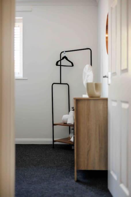 2 Bedroom House-Driveway - Bournemouth Hospital - Long Stay Discounts - Lima Apartments Ltd Exteriör bild