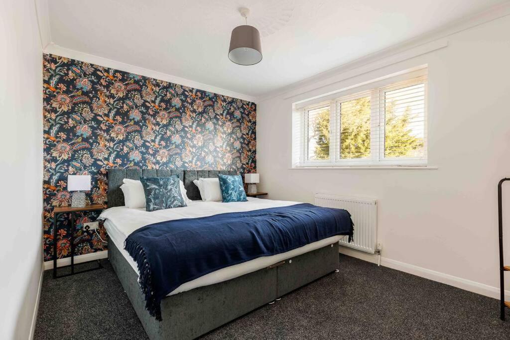 2 Bedroom House-Driveway - Bournemouth Hospital - Long Stay Discounts - Lima Apartments Ltd Exteriör bild